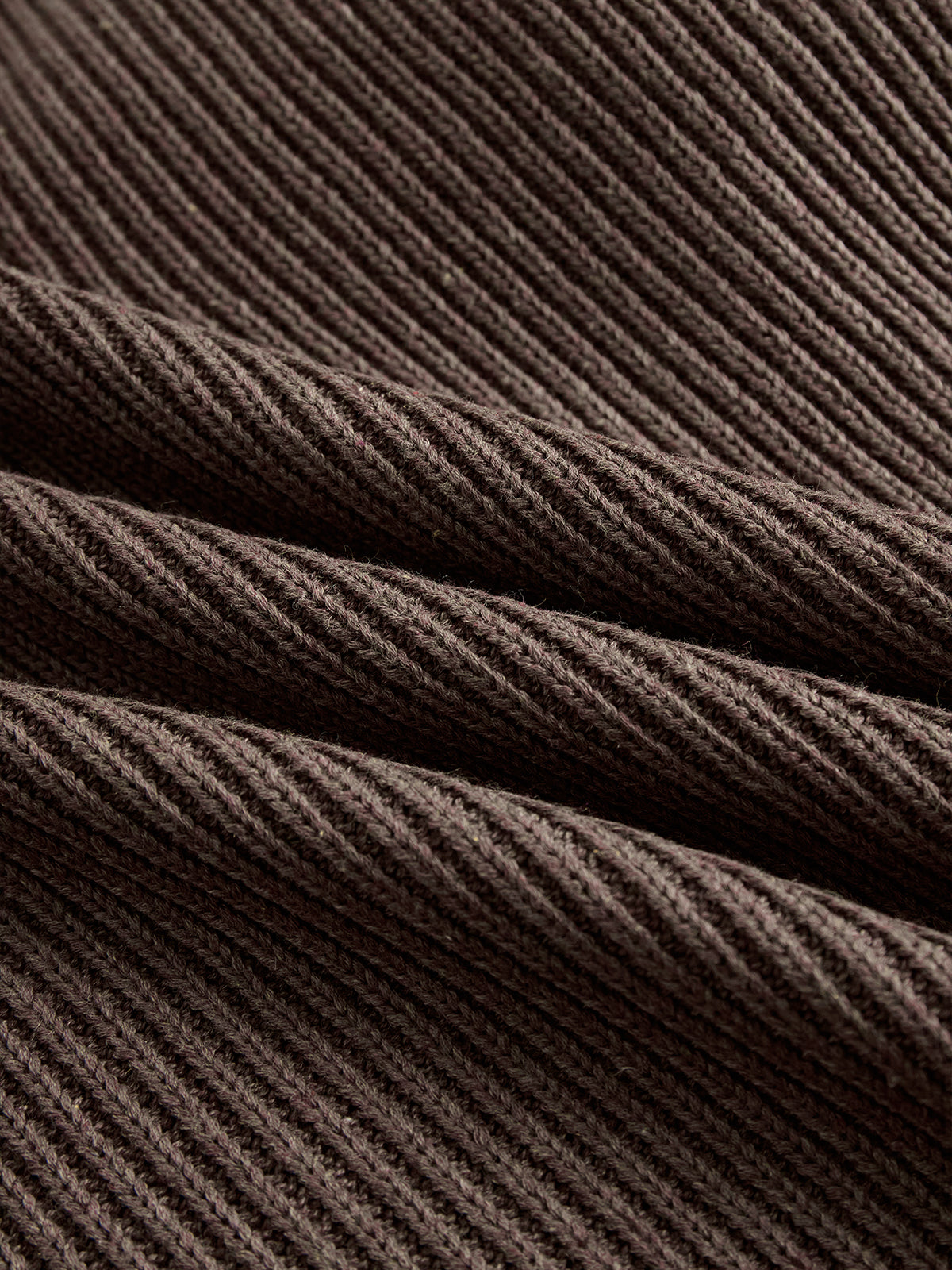 Maureen | Strikkekjole med volanger — Myk, varm og romantisk