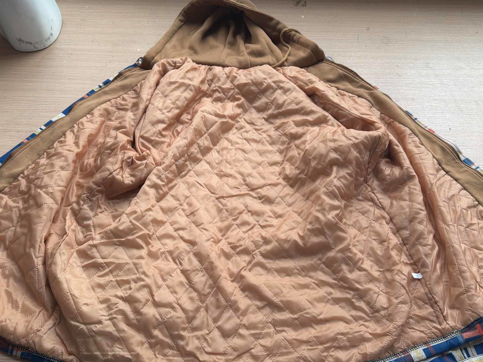 Mønstret patchwork-vest med rutemønster